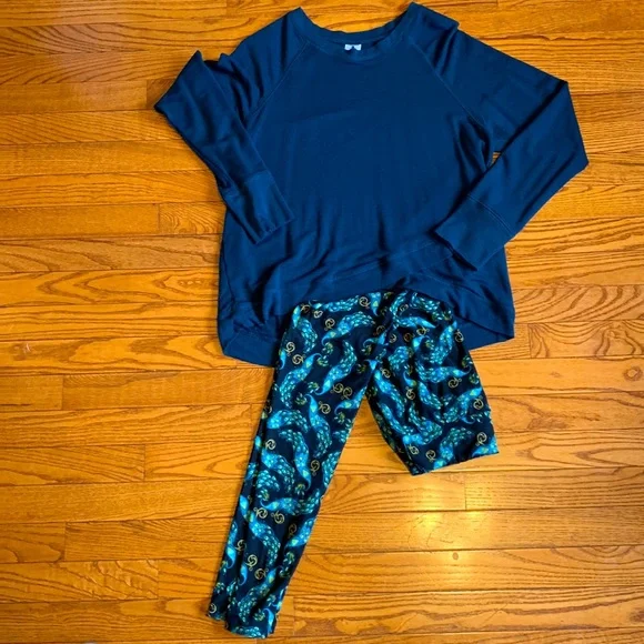 2 piece LOT- Comfy buttery soft women’s lot. - Picture 1 of 9